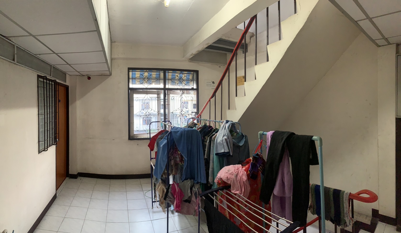 ขายอาคารเหมาะทำโฮสเทล ใกล้สถานีรถไฟฟ้า BTS พระโขนง เพียง 700 เมตร