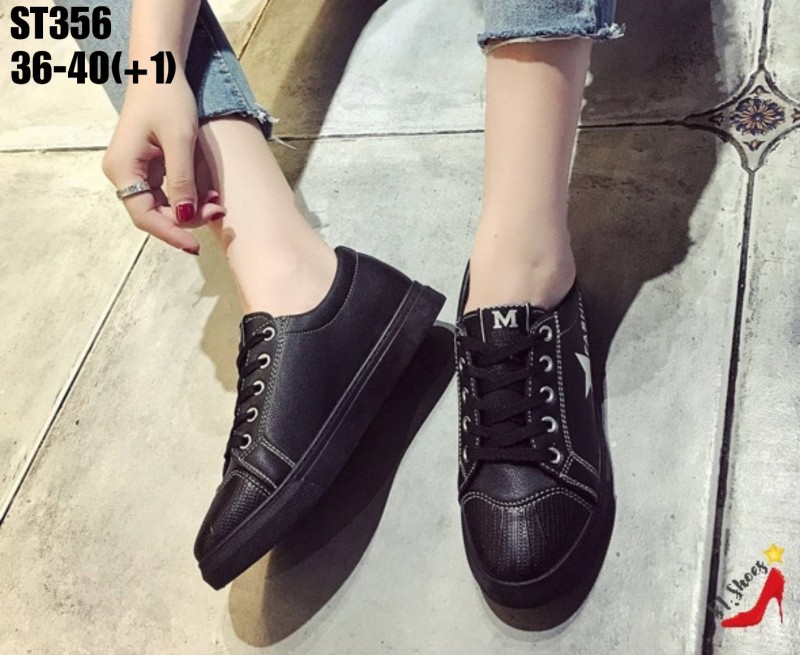 รองเท้าผ้าใบแฟชั่นสกรีนลายดาว (สีดำ)