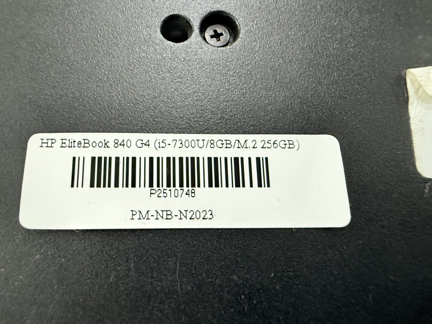 โน๊ตบุ๊ค HP EliteBook 840 G4 (i5-7300U/8GB/M.2 256GB) ไม่มี Adapter แบตเสื่อม จอ Bright ขอบยางเสื่อม ปุ่มหาย 1 ปุ่ม