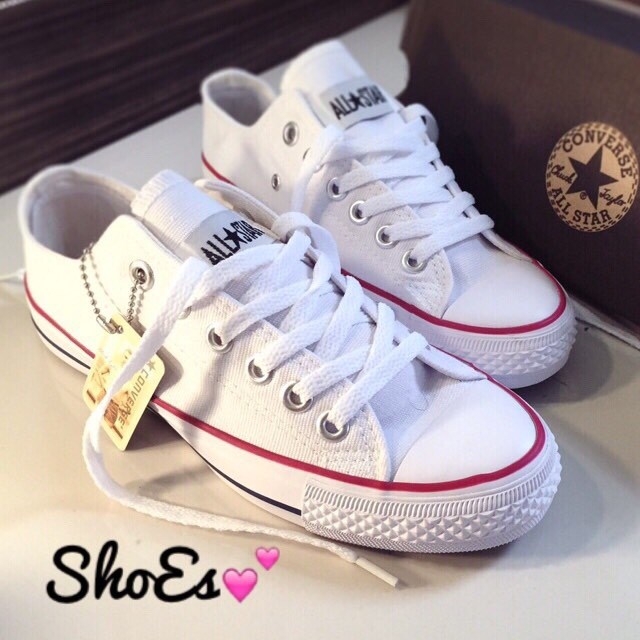 พร้อมส่ง : รองเท้า Converse สีขาว