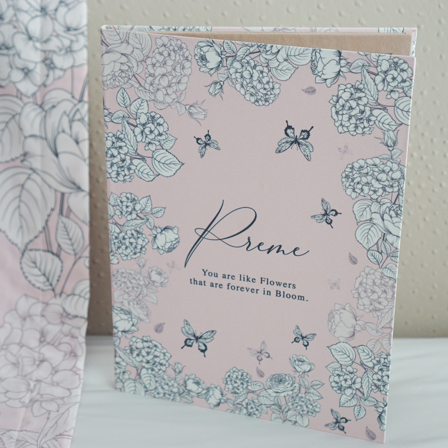 แฟ้มทะเบียนสมรส/สูติบัตร สั่งทำใส่ข้อความ ลาย Butterfly Vintage - Pink