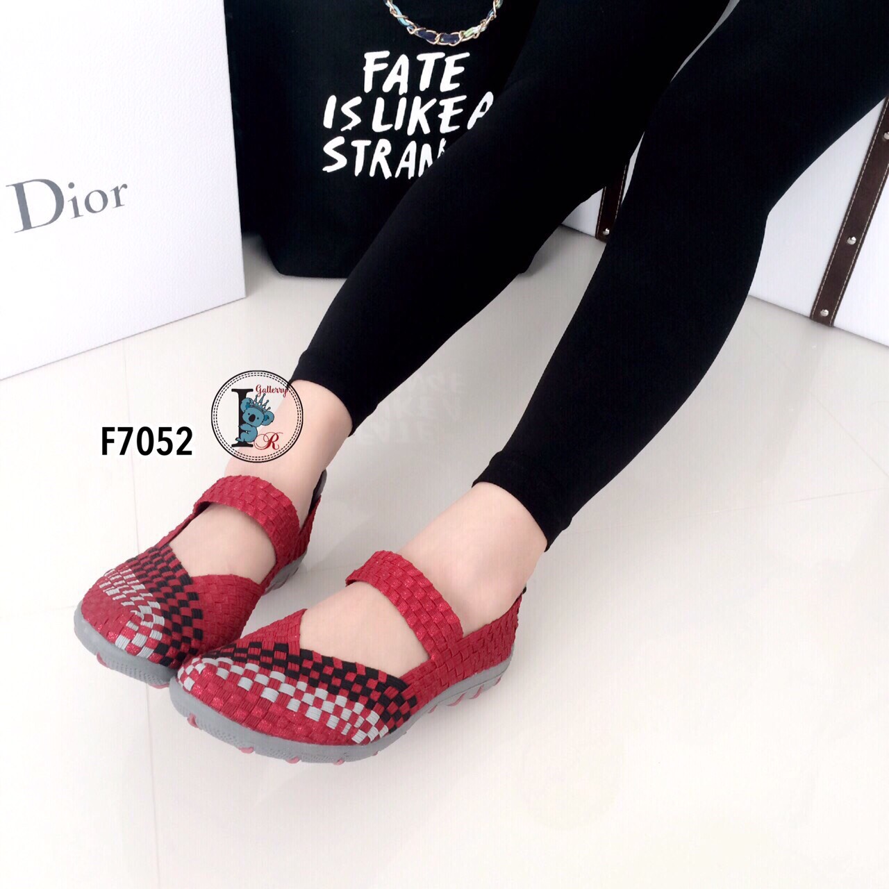 รองเท้าเพื่อสุขภาพสายคาด V (8สี)