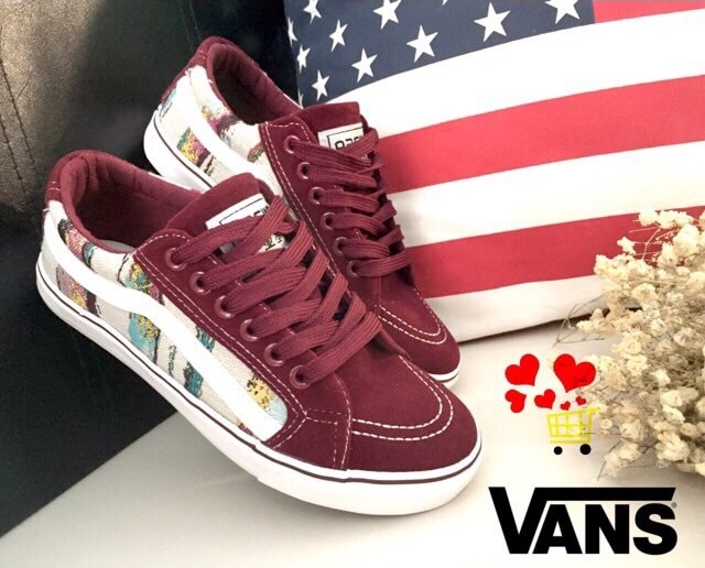 รองเท้าผ้าใบ Vans แต่งลาย (สีน้ำเงิน)