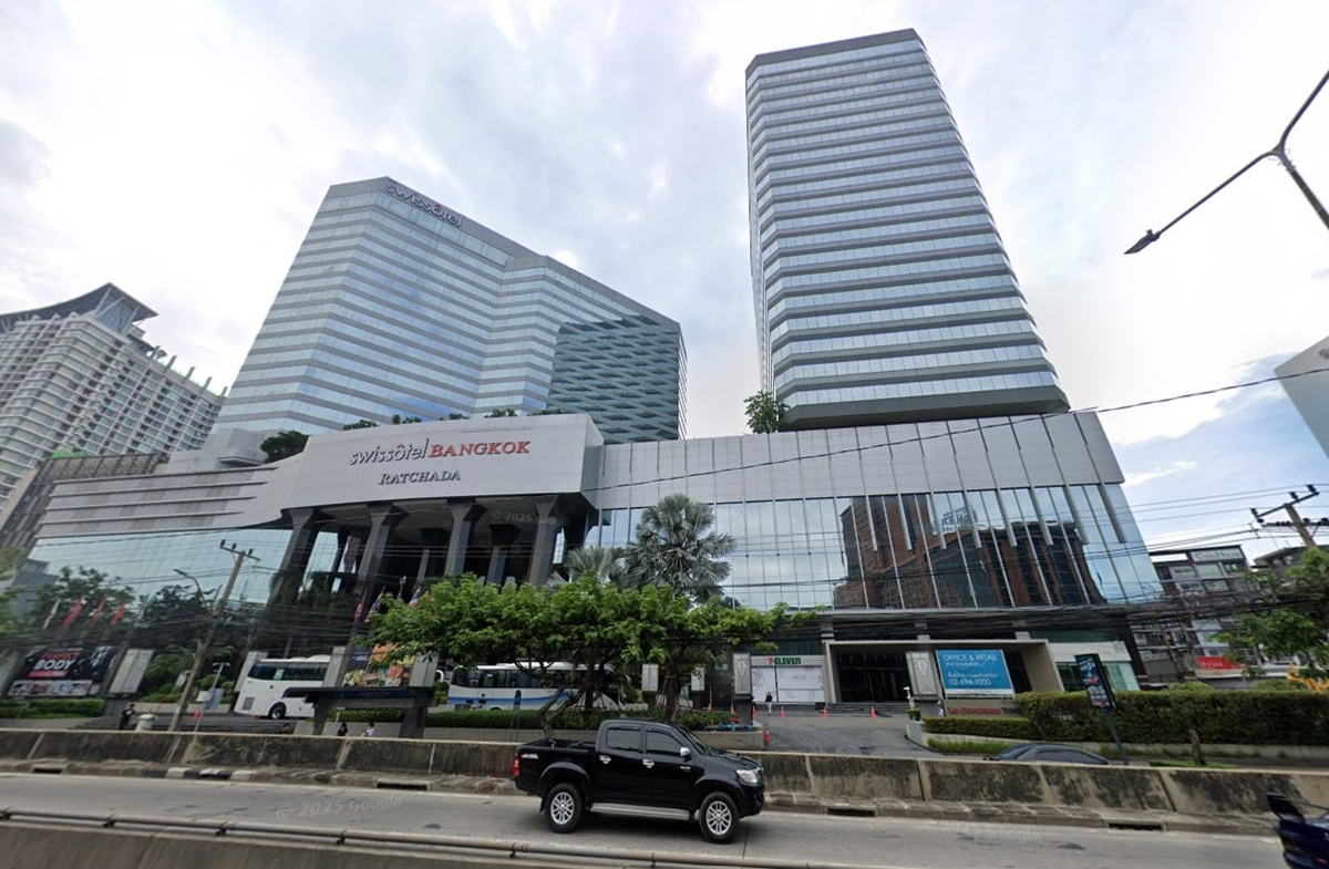 Le Concorde Office Tower, office for rent on Ratchadaphisek Road, Bangkok, Thailand, near MRT Huai Khwang Station, only 250 m.