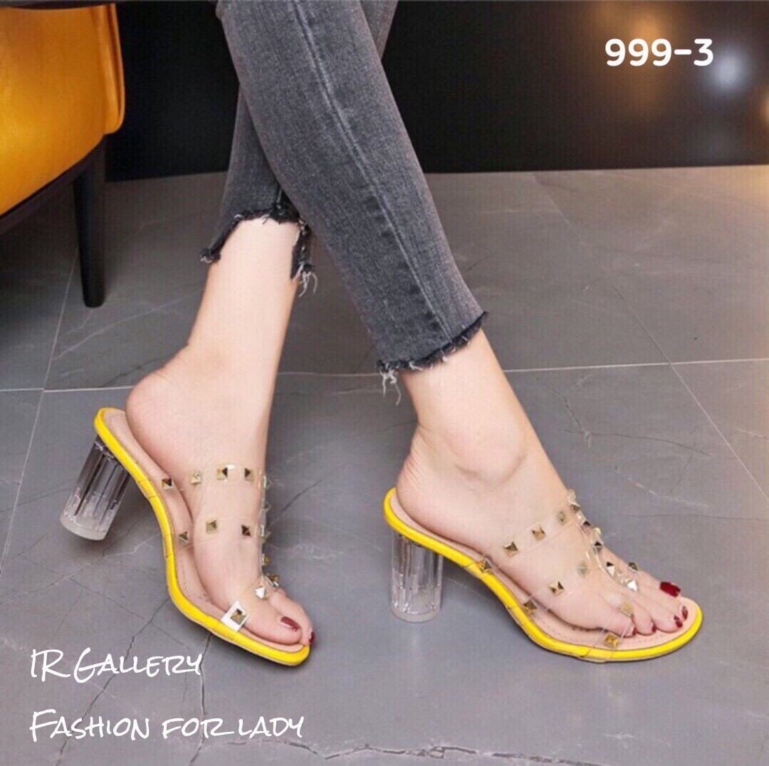 รองเท้าส้นแก้วสไตล์วาเลนติโน่ (สีครีม)