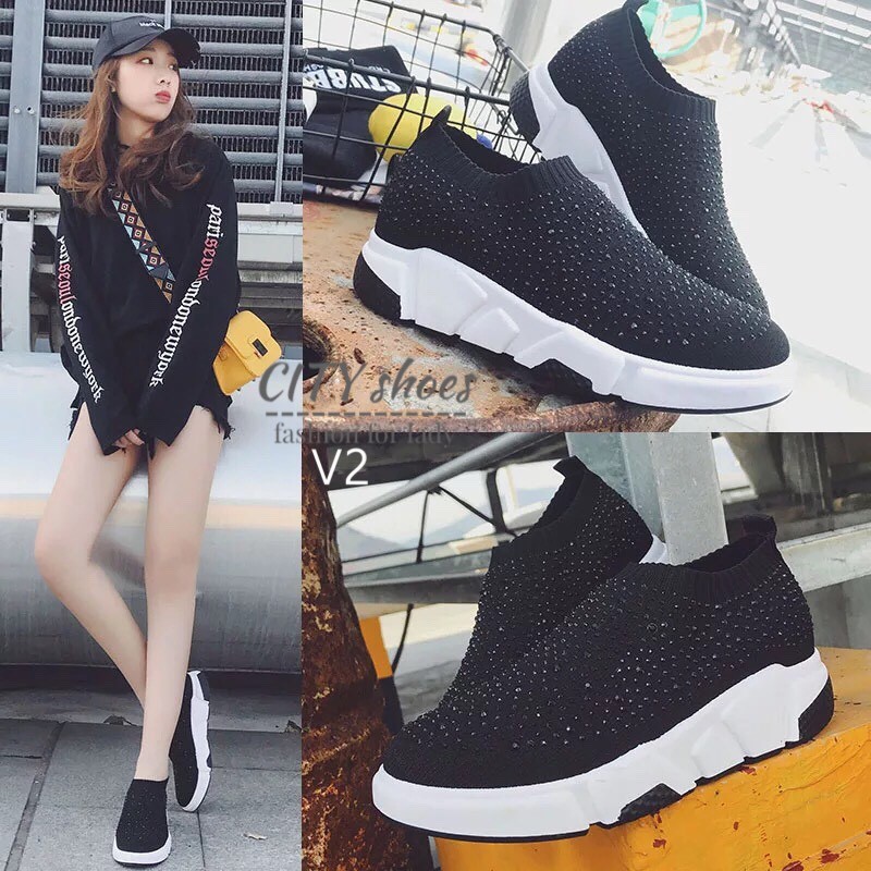 รองเท้าผ้าใบสวมแต่งคริสตัล