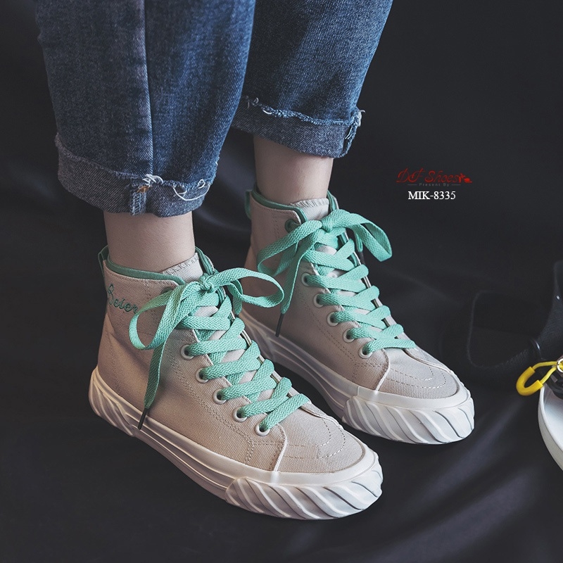 รองเท้าผ้าใบแฟชั่นหุ้มข้อเชือกทูโทน (สีเบจ)