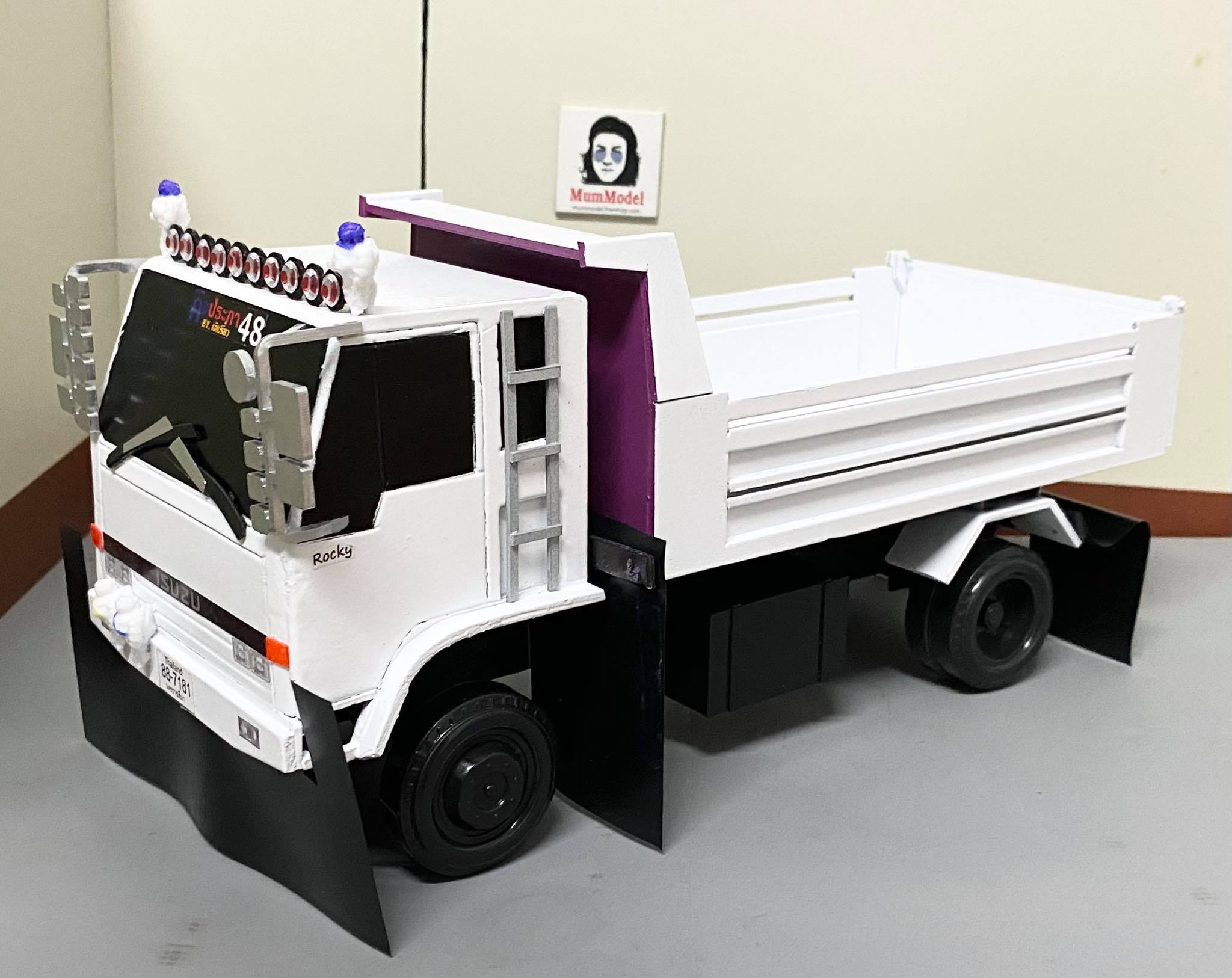 รถดั๊มพ์ 6 ล้อ อีซูสุร๊อกกี้ 1/24 พลาสติก