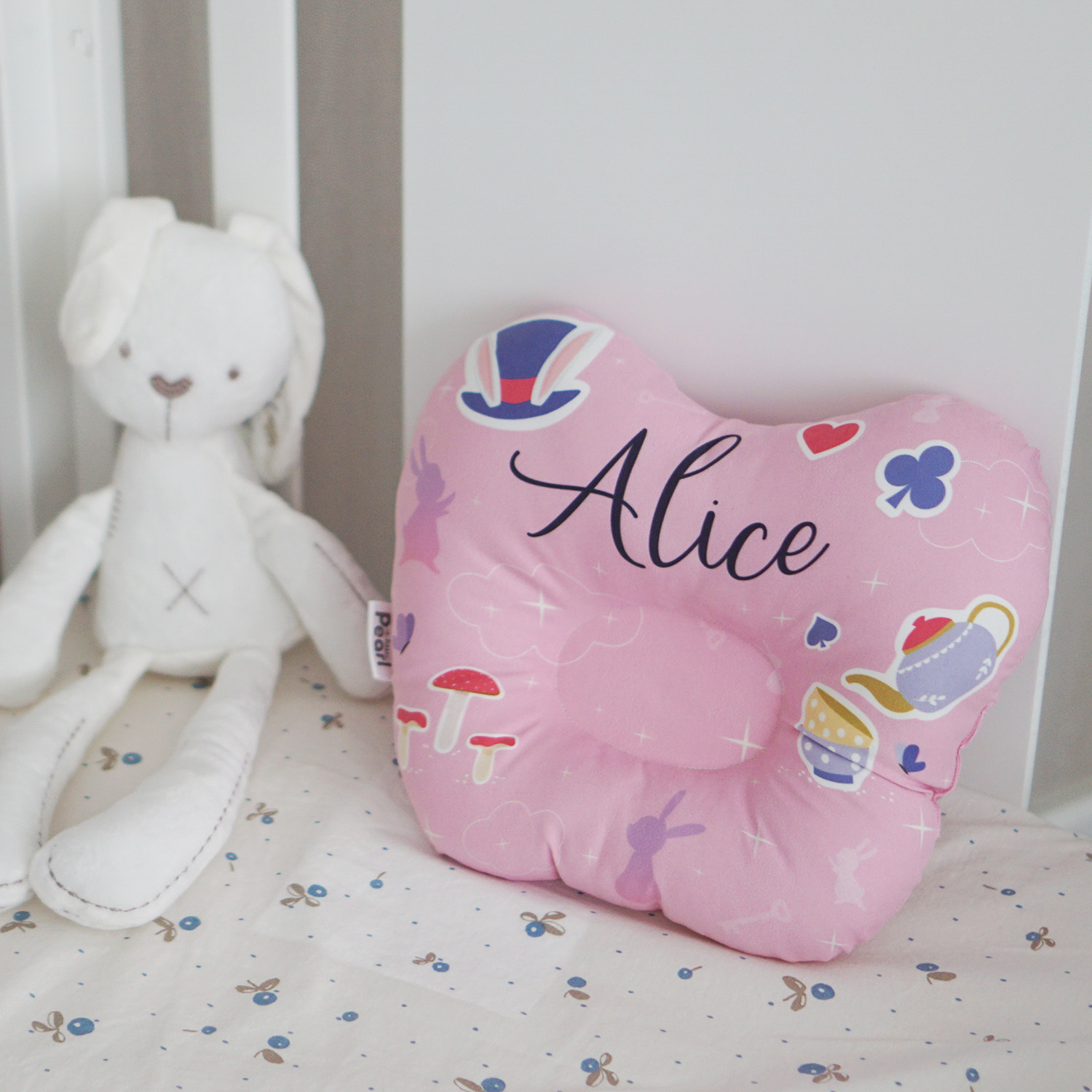 หมอนเด็ก หมอนหลุม Baby Pillow สั่งทำใส่ชื่อ ลาย Wonderland - Pink