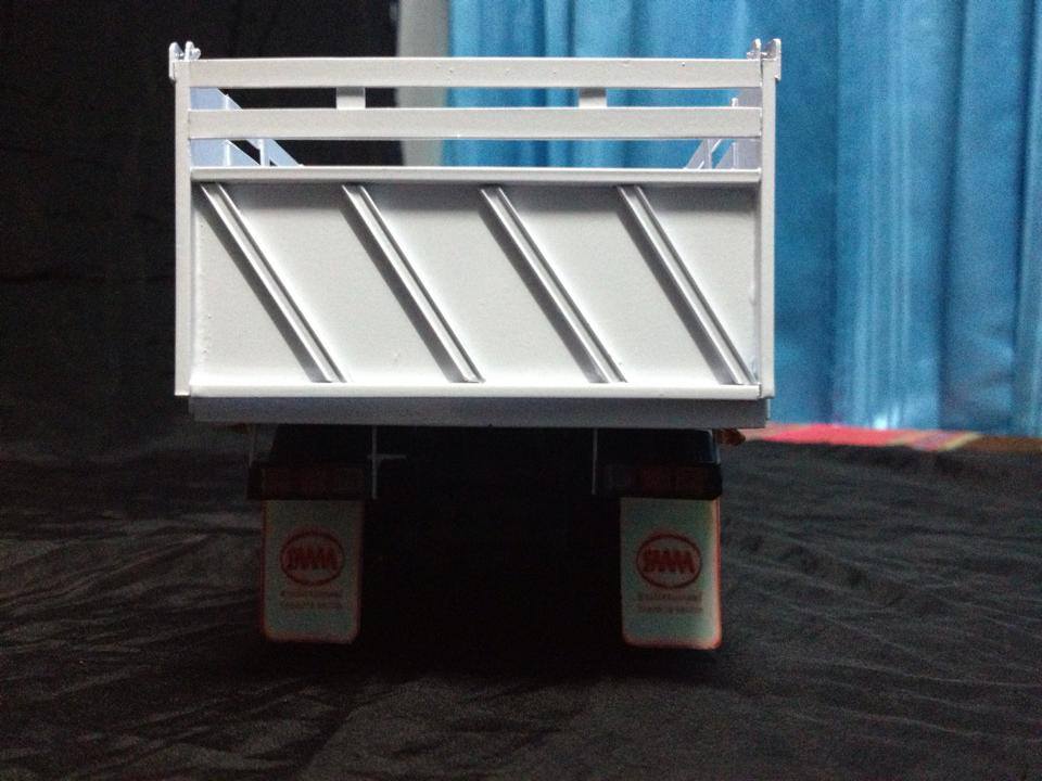 โมเดลรถบรรทุกดัมพ์สามมิตรจำลอง 1/32