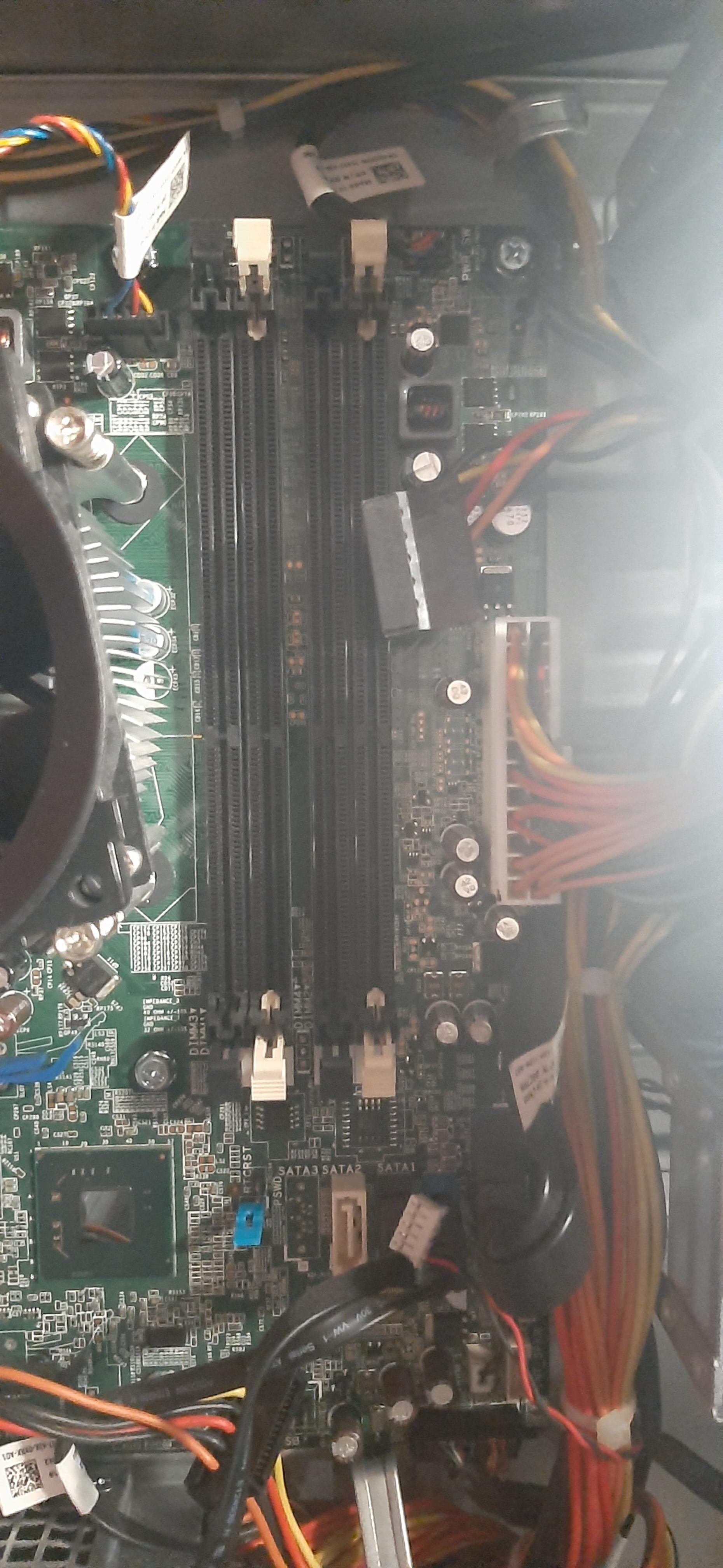 PC มือสอง Dell Optiplex 7010 DT (i3-3220 Ram8GB SSD120GB) แถม Wifi USB 2.4 GHz มีประกันร้าน ดูแลดี