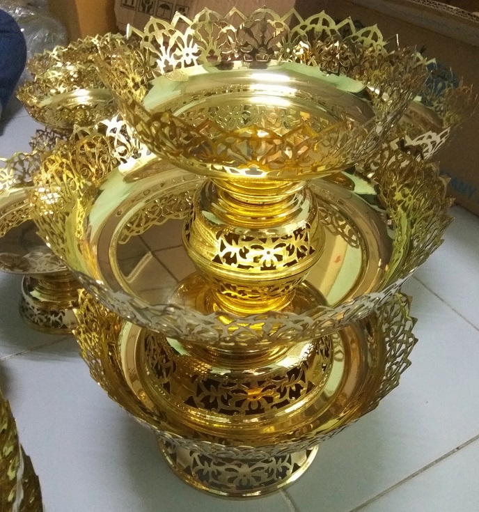 พานหนามเตย ทองเหลือง