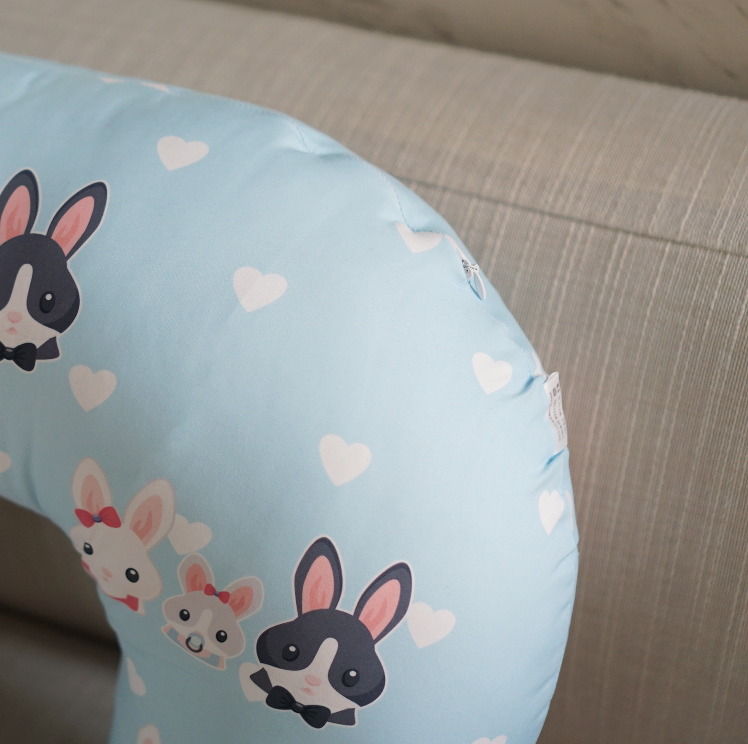 หมอนรองให้นม Nursing Pillow แบบพร้อมส่ง ลายกระต่ายสีฟ้า - Rabbit Girl - Blue