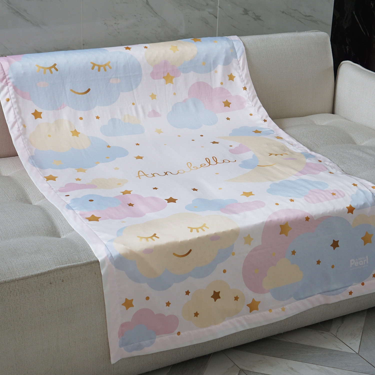 ผ้าห่ม สั่งทำใส่ชื่อ ลาย Moon - White
