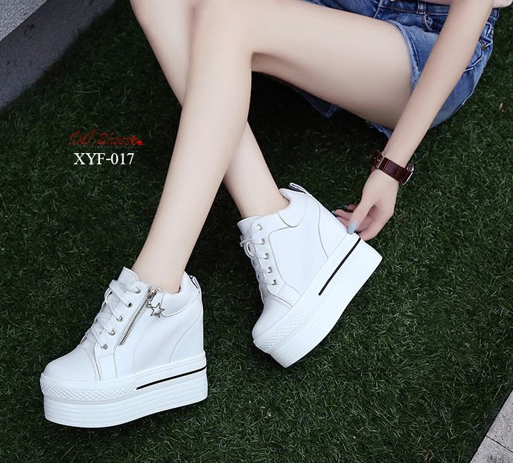 รองเท้าผ้าใบเสริมส้นแต่งซิปดาวสไตล์แฟชั่นเกาหลี (สีดำ)