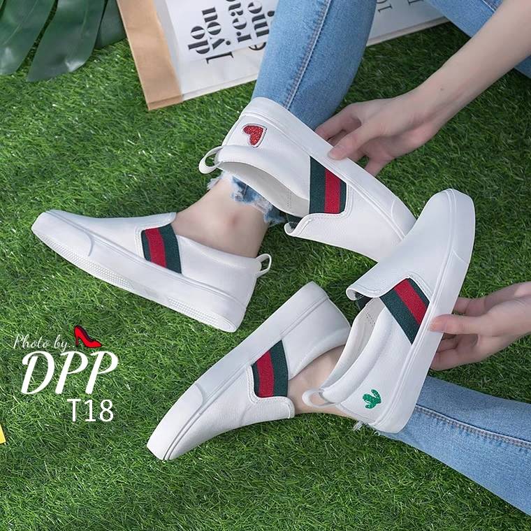 รองเท้าผ้าใบSlip onปักลายหัวใจ