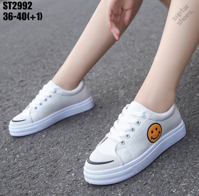 รองเท้าผ้าใบแฟชั่นแต่งหน้ายิ้ม (สีดำ)