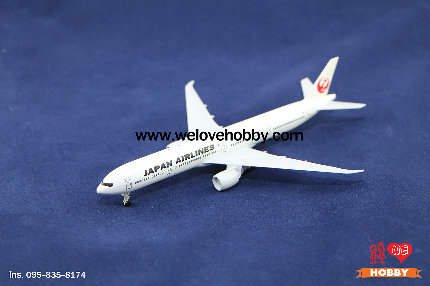 โมเดลเครื่องบิน Japan Airlines (Boeing 777) #2 ญี่ปุ่น ไซส์กลาง แบบมีล้อเครื่องบิน (1:400)