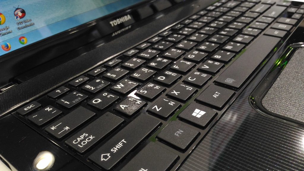 TOSHIBA Satellite L840