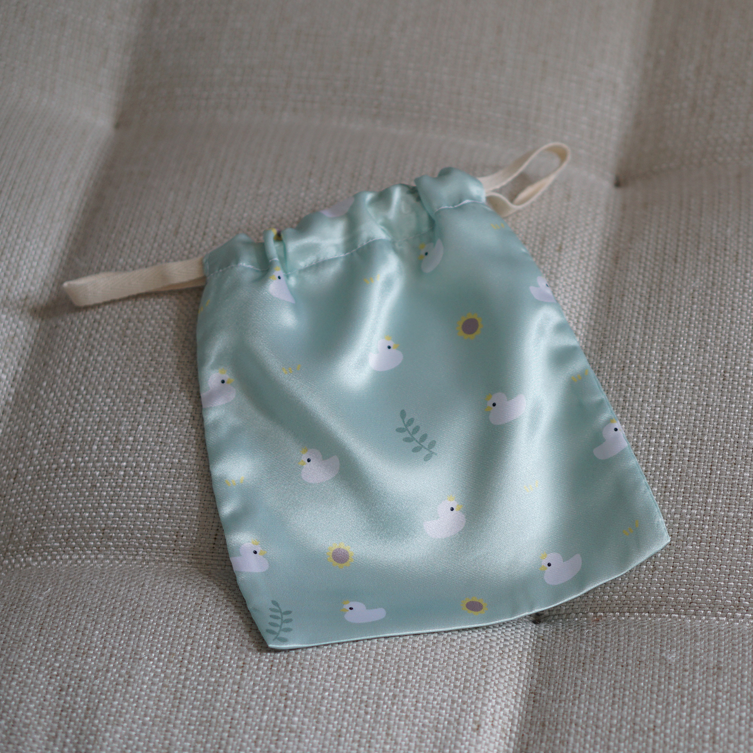 ผ้าคลุมให้นม สั่งทำใส่ชือ ลาย Pattern - Duck - Mint