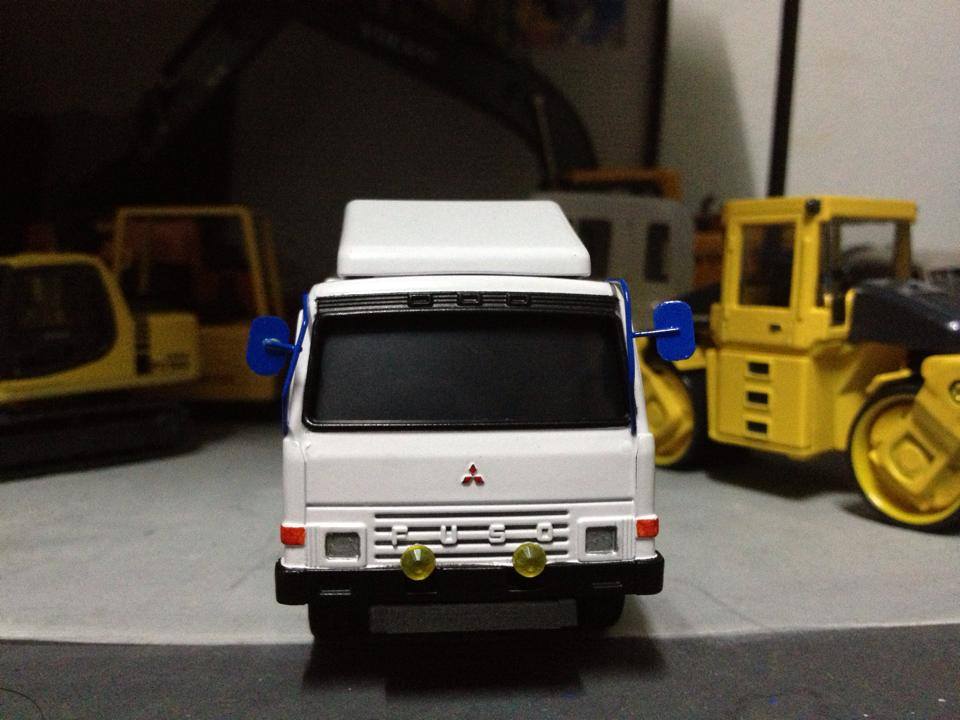 โมเดลรถบรรทุกเทรนเลอร์ย้ายรถขุด 1/48