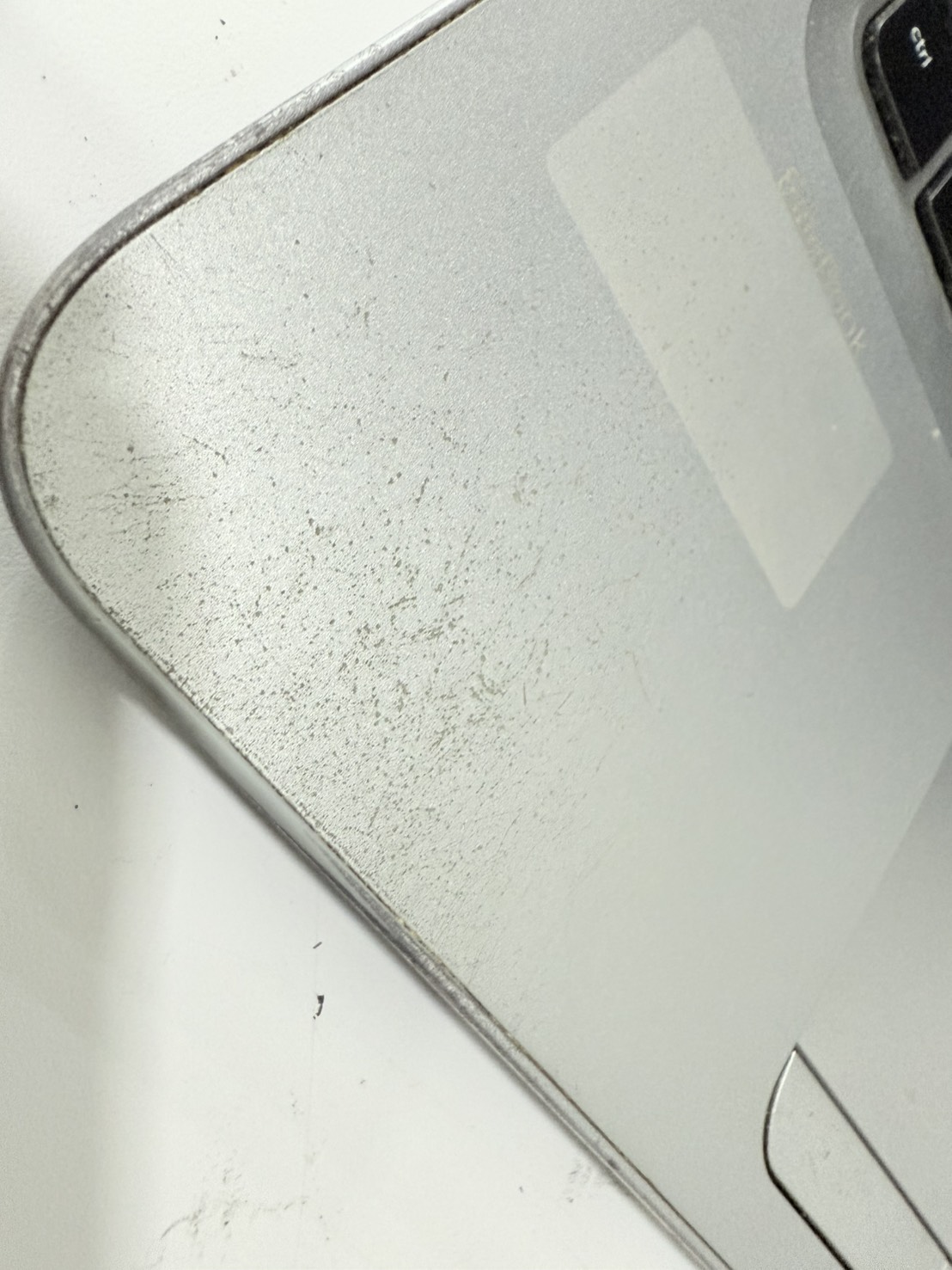 โน๊ตบุ๊ค HP EliteBook 840 G4 (i5-7300U/8GB/M.2 256GB) ไม่มี Adapter แบตเสื่อม จอ Bright จางๆ