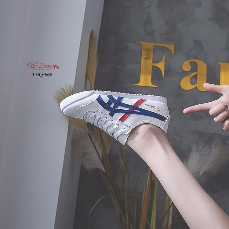 รองเท้าผ้าใบแต่งลาย Sport (สีทอง)