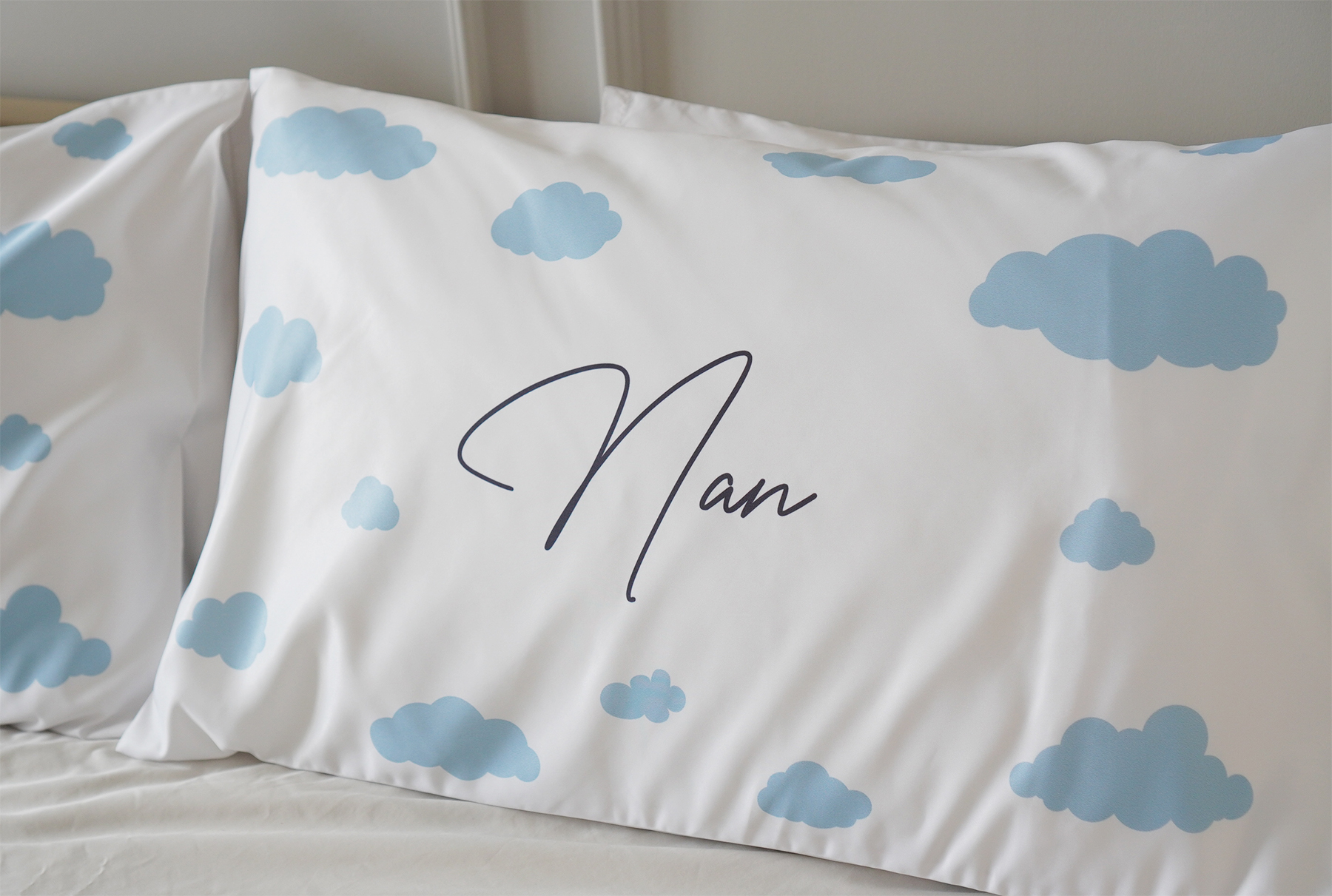 ปลอกหมอนหนุนคู่ สีขาว ลาย Fluffy Cloud