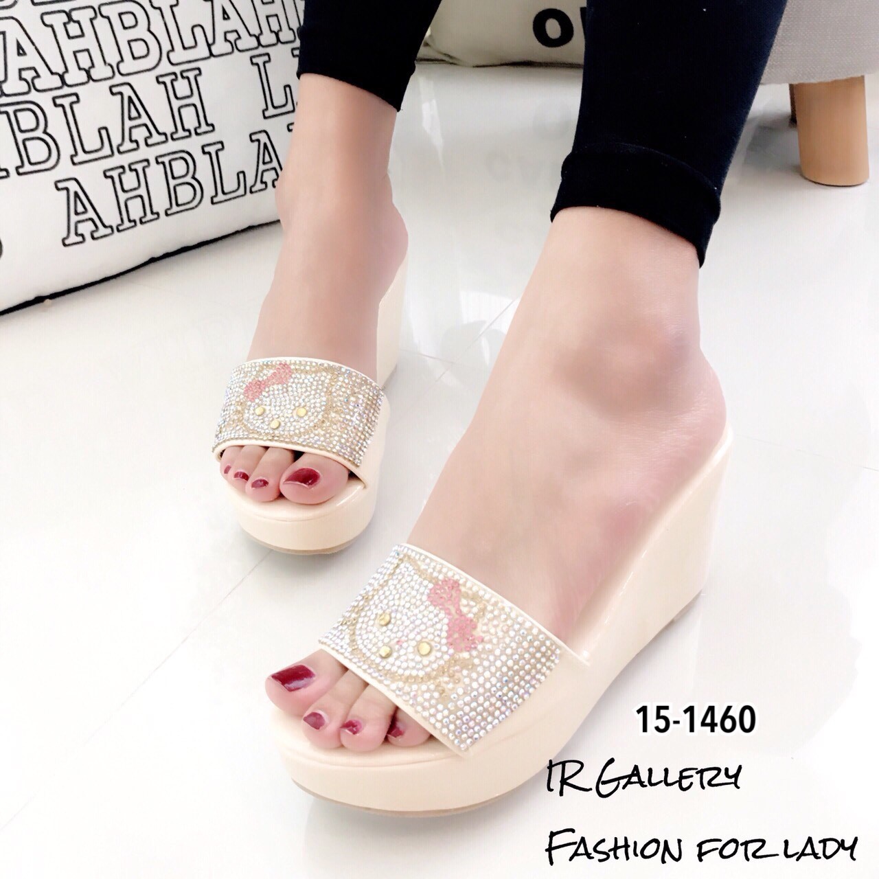 รองเท้าส้นเตารีด Style Hello Kitty (สีดำ)