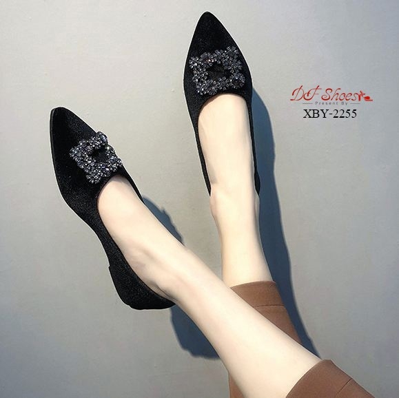 รองเท้าคัทชูส้นแบนแต่งคริสตัล (สีเทา)