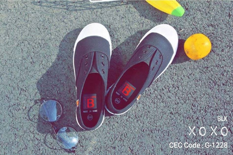 รองเท้าผ้าใบสีลูกกวาดไร้เชือก (6สี)