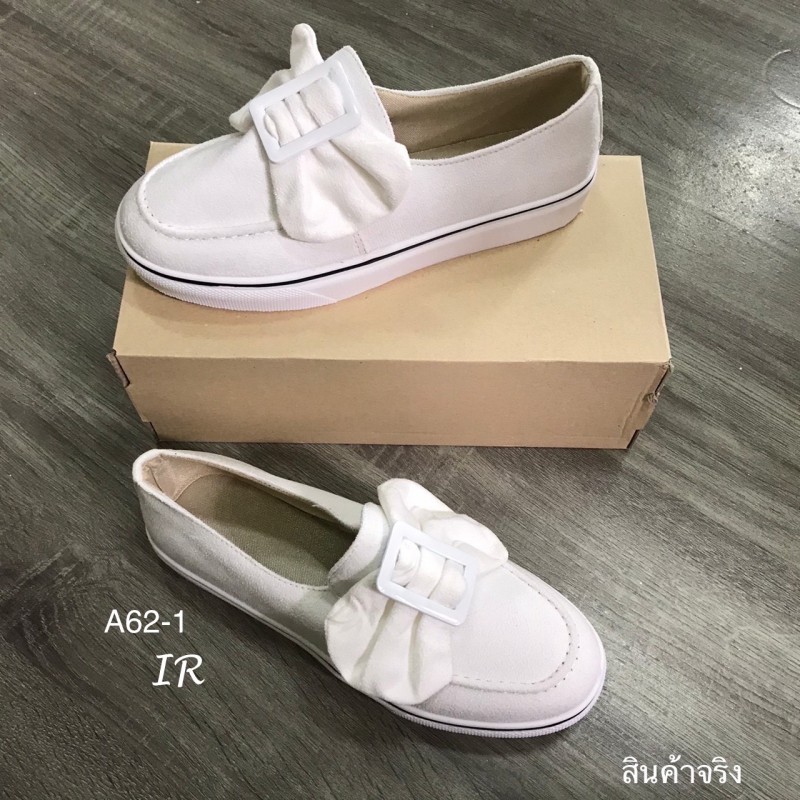 รองเท้าผ้าใบทรงคัทชูแต่งโบว์ (สีชมพู)