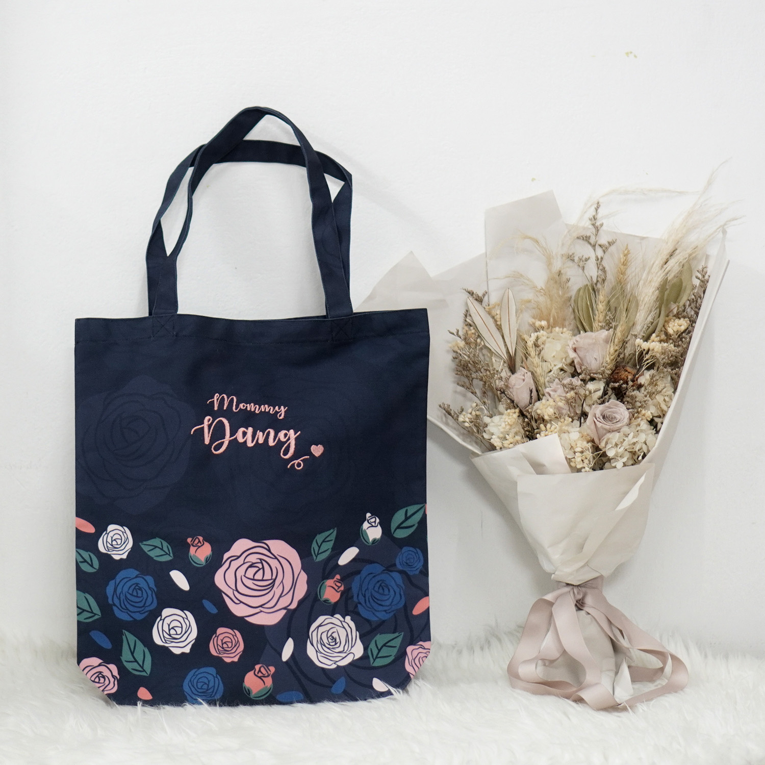 กระเป๋าผ้าแคนวาส ปักชื่อ ลาย Rose - Navy