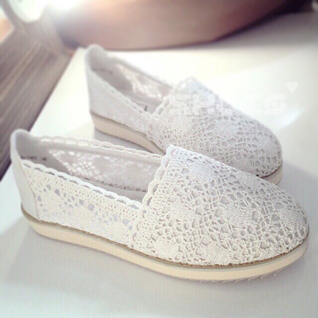 พร้อมส่ง : รองเท้าเสริมส้น Style Valentino