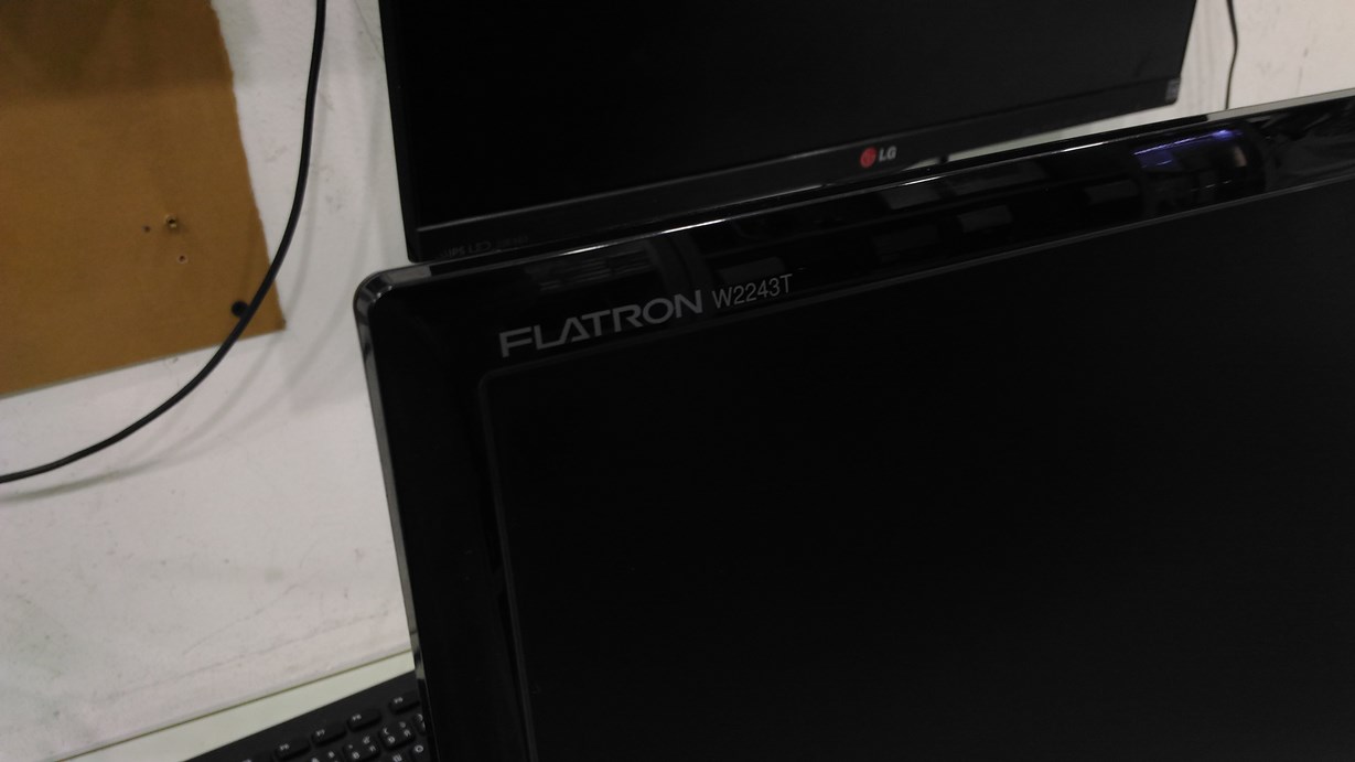 LG W2243T 21.5" LED Full HD