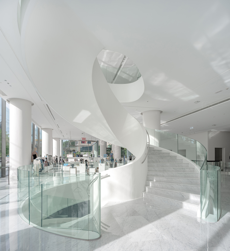 อาคารสำนักงาน 140 ไวร์เลส (140 Wireless) สำนักงานให้เช่า ย่านถนนวิทยุและถนนสารสิน ใกล้สวนลุมพินี เพียง 100 เมตร