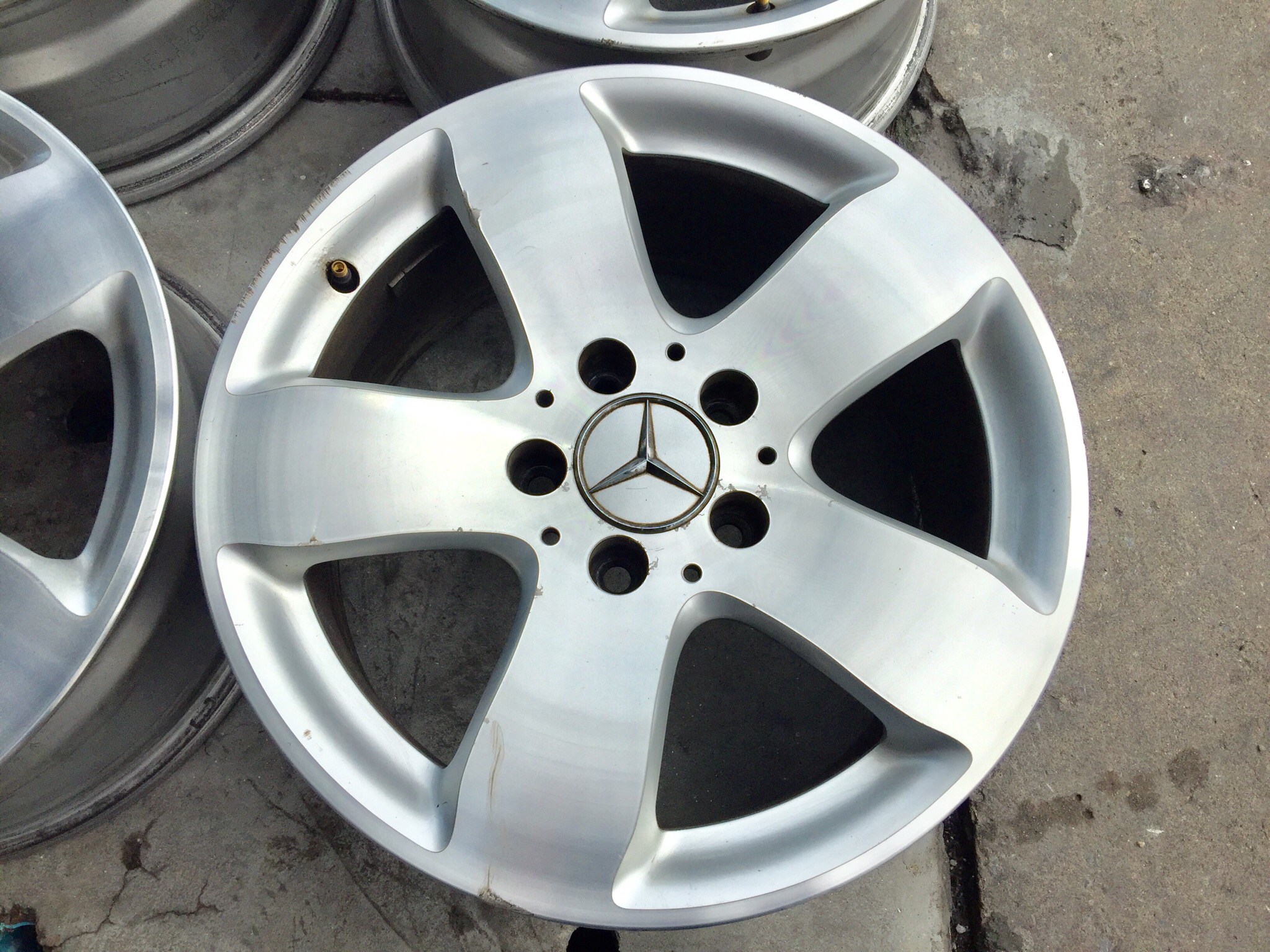 ล้อปังตอ 211 ขอบ 16" แท้ เดิมๆ