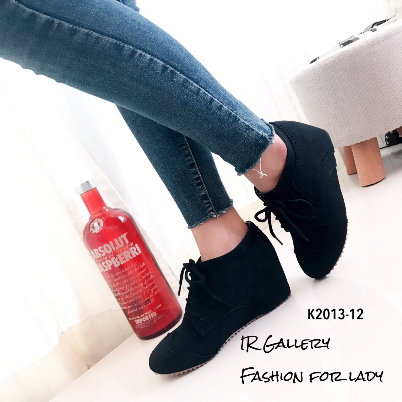 รองเท้าผ้าใบเสริมส้นสไตล์ Oxford (สีกากี)