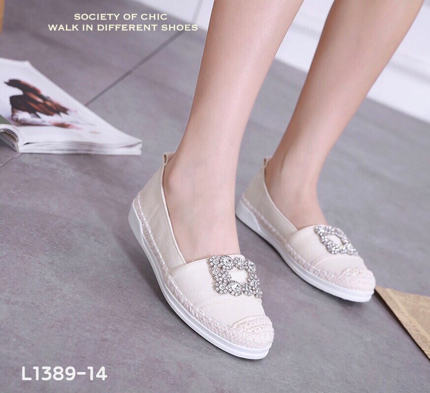 รองเท้าคัทชูสวมแต่งเพชร (สีแดง)