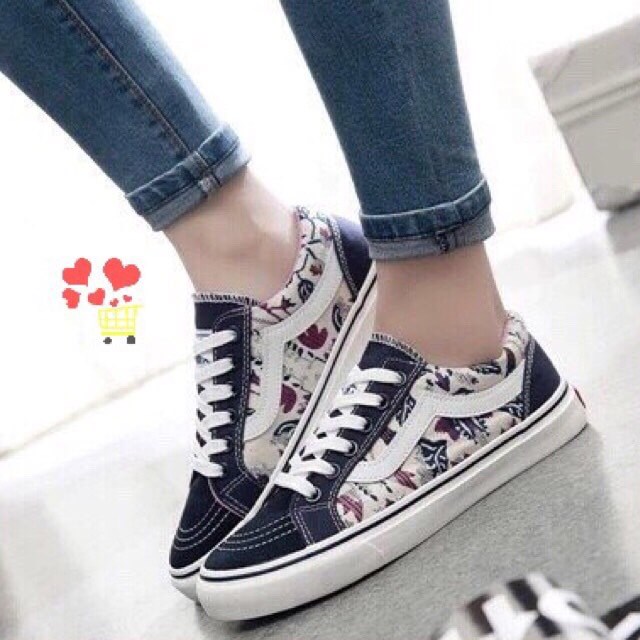 รองเท้าผ้าใบ Vans แต่งลาย (สีน้ำเงิน)