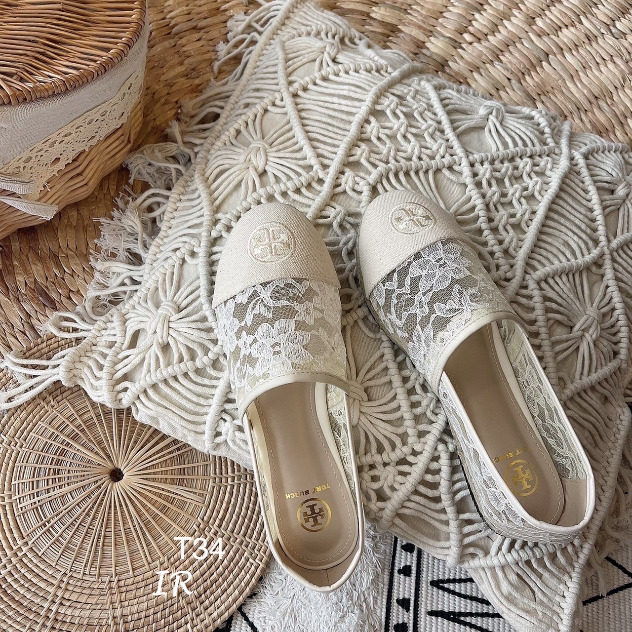 รองเท้าลูกไม้ Style Tory Burch