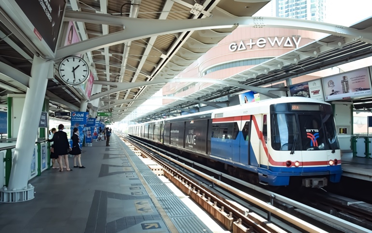 ขายเพนท์เฮ้าส์หรู โอเรียลเต็ล ทาวเวอร์ คอนโดมิเนียม (Oriental Towers Condominium) ซอยเอกมัย 12 (สุขุมวิท 63) ใกล้ดองกิ มอลล์ ทองหล่อ เพียง 300 เมตร