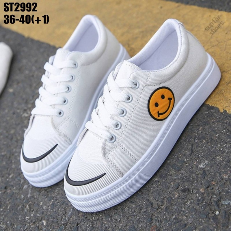 รองเท้าผ้าใบแฟชั่นแต่งหน้ายิ้ม (สีดำ)