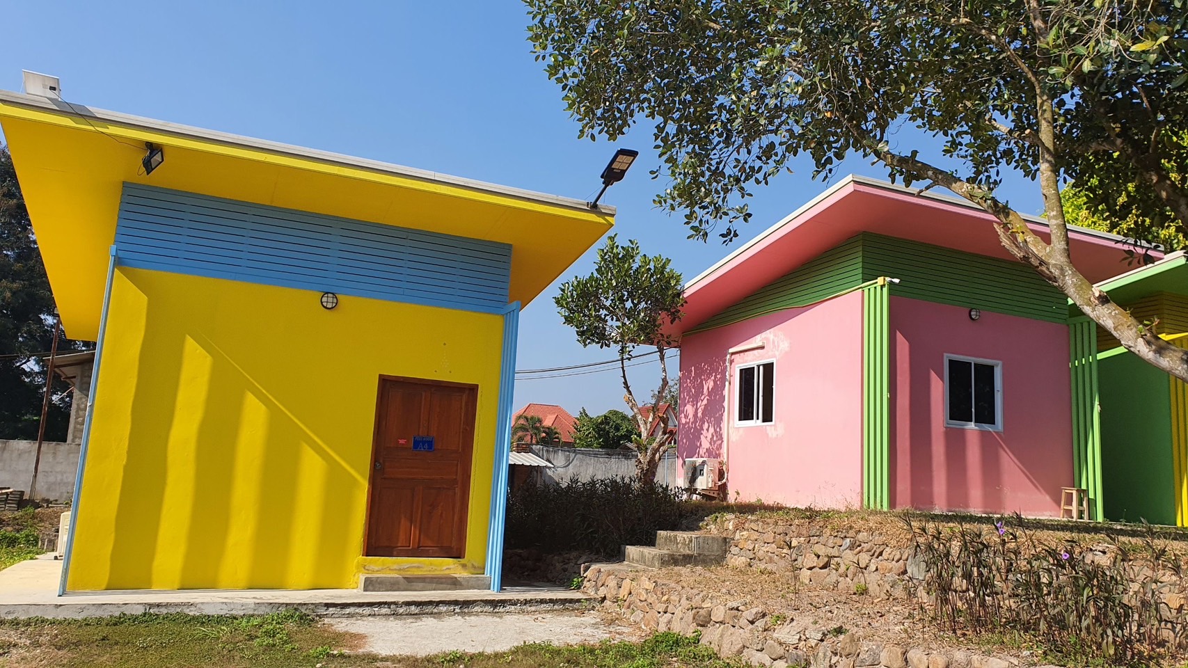 ขายรีสอร์ทพร้อมสวนอาหาร ใน จ.ลำพูน บรรยากาศท่ามกลางธรรมชาติ วิวเขาและทุ่งนา