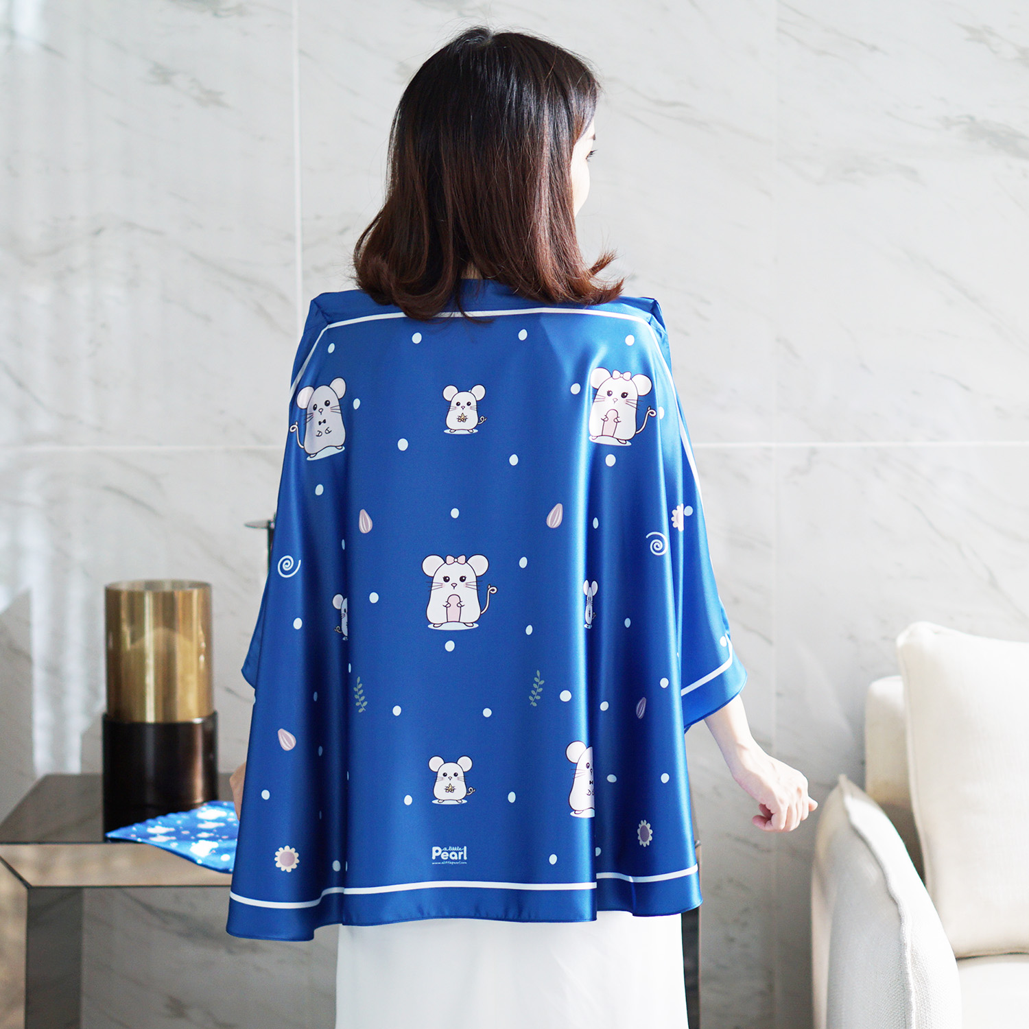 ผ้าคลุมให้นม สั่งทำใส่ชือ ลาย Mini Mouse - Dark Blue