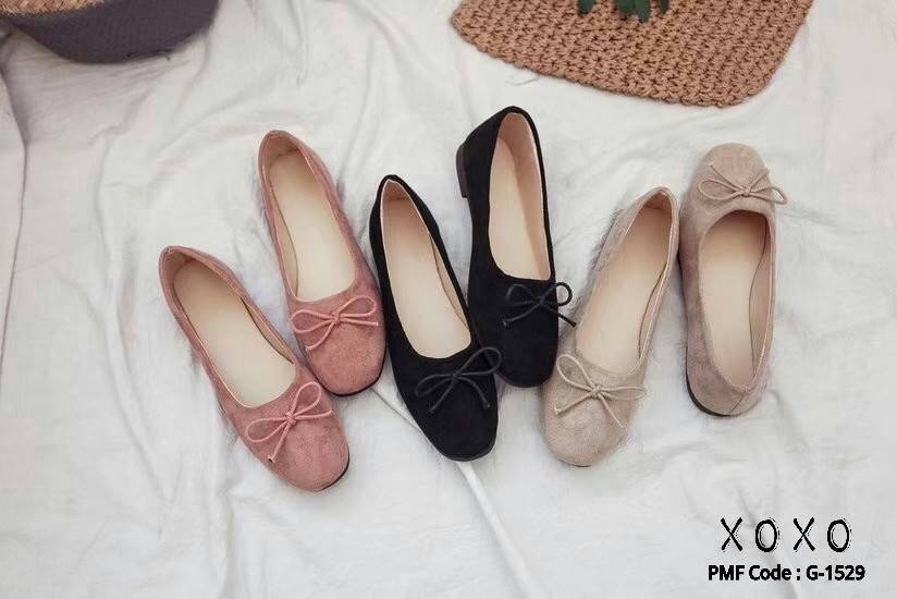 รองเท้าส้นแบนแต่งริบบิ้น (สีครีม)