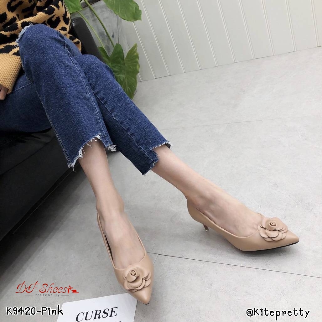 รองเท้าคัทชู2.5นิ้วแต่งดอกคามิเลีย (สีชมพู)
