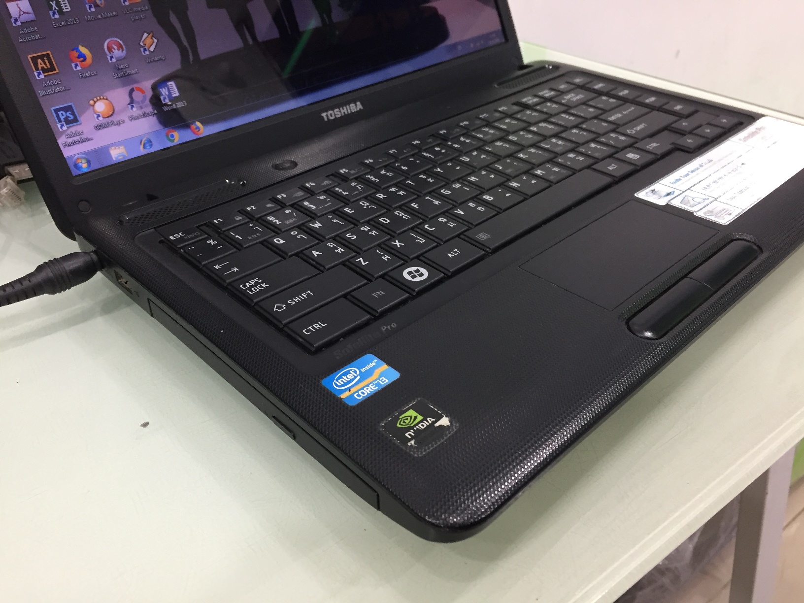 TOSHIBA Satellite C640