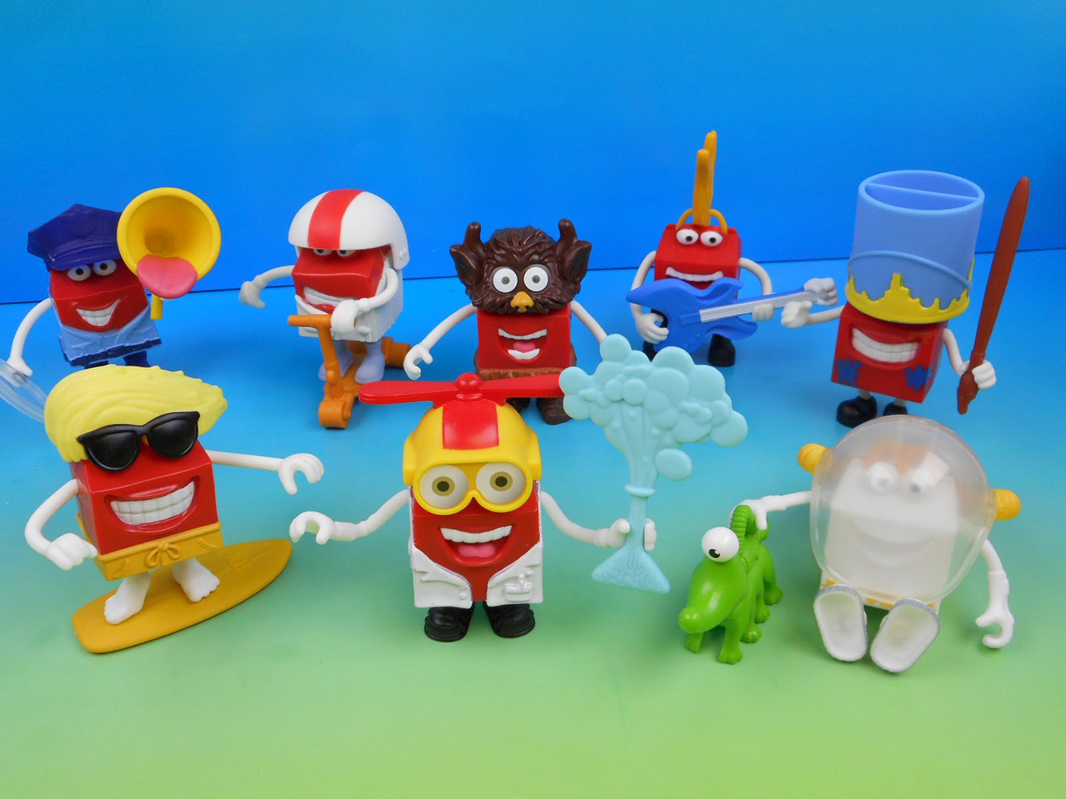 โมเดลของเล่นแมคโดนัลด์(McDonald's) แฮปปี้มีล Happy Meal ชุด การ์ตูนแมค Happy 8ตัว (2015)