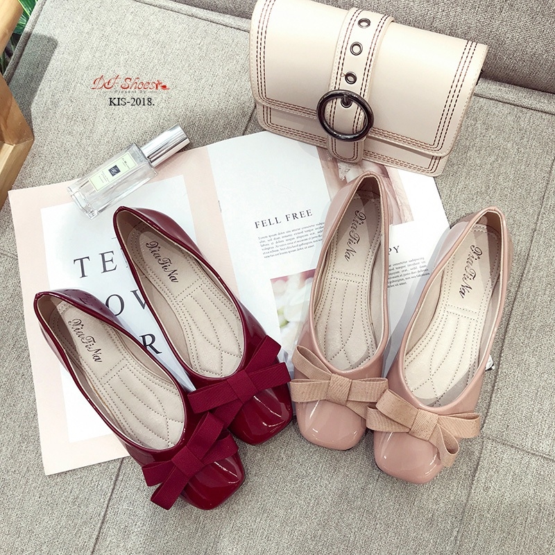 รองเท้าคัทชูหนังเงาแต่งโบว์ผ้า (สีชมพู)